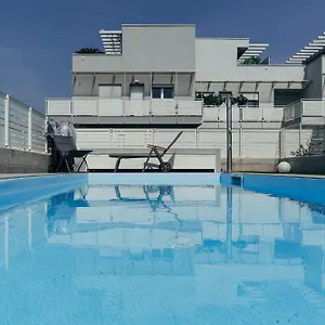 The - Luxury With Pool Appartamento Peschiera del Garda