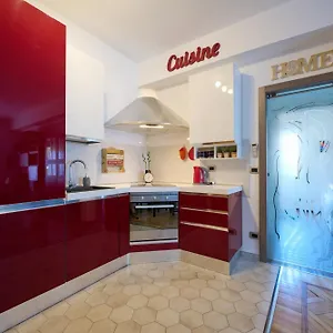 Wissam's Red Kitchen Appartamento Milano